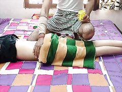 Nokar se krvayi house housewife ne massage ke bahne chudayi tamil Malkin ki chuda full HD desifilmy45 TAMIL HOUSEWIFE HINDI SEX V