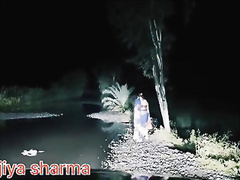 Raat ko Akeli Indian Ladki Ko Fusla Kr bailgadi Mein Bithaya Or Chod Kar Sadak Par Hi Vapis Chod Diya