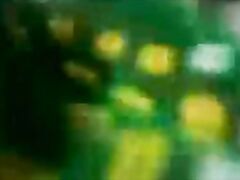 अपनी दोस्त को पति से चुदवाया